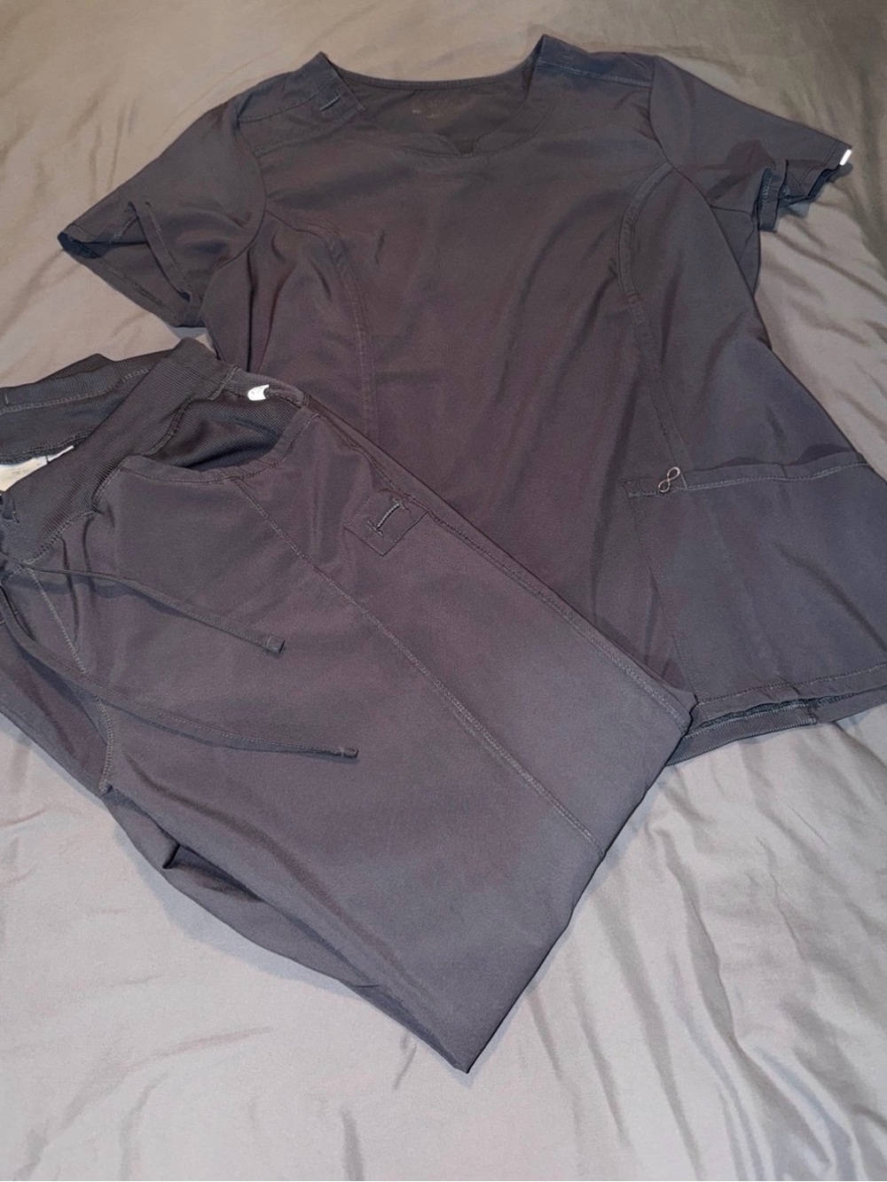 Women’s grey Short Sleeve Scrub Top - Classic Comfort